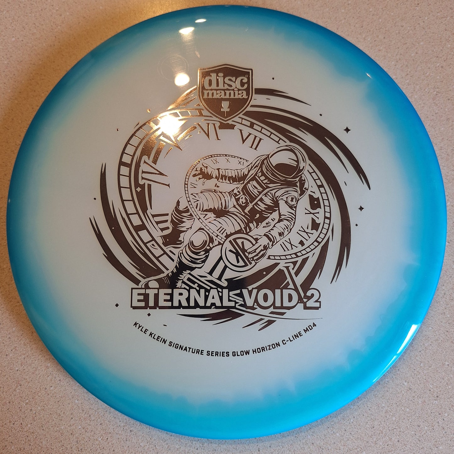 Discmania Eternal Void 2- Kyle Klein Signature Series Glow Horizon C-Line MD4