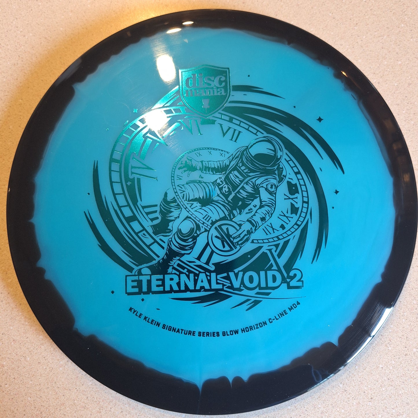 Discmania Eternal Void 2- Kyle Klein Signature Series Glow Horizon C-Line MD4