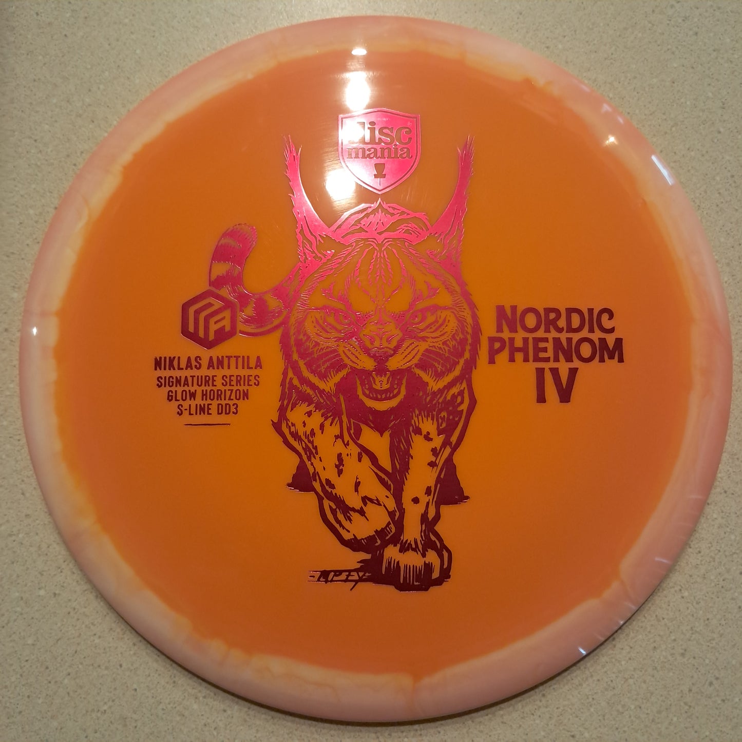 Discmania Nordic Phenom 4- Niklas Anttila Signature Series Glow Horizon S-Line DD3